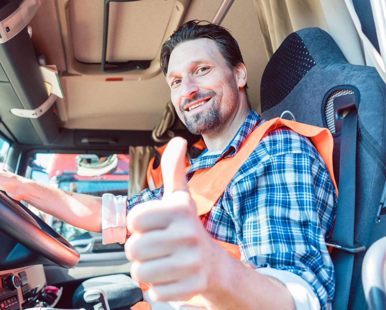 Ein zufriedener LKW-Fahrer